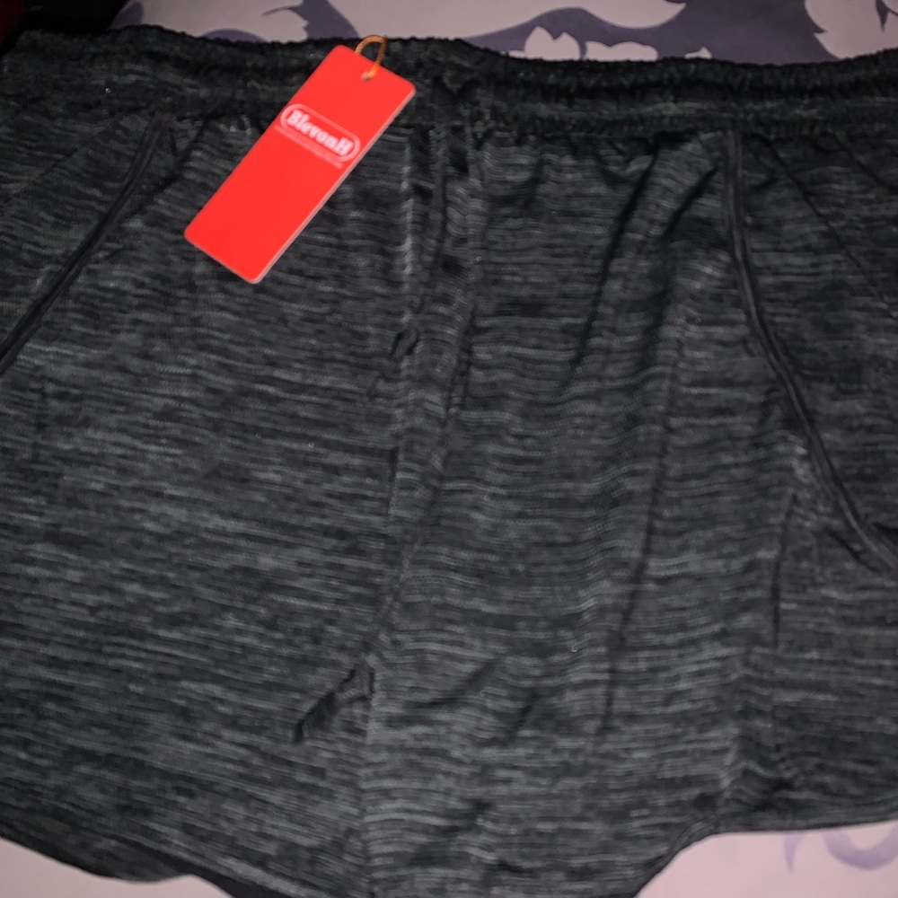 Blevon H elastic waist shorts